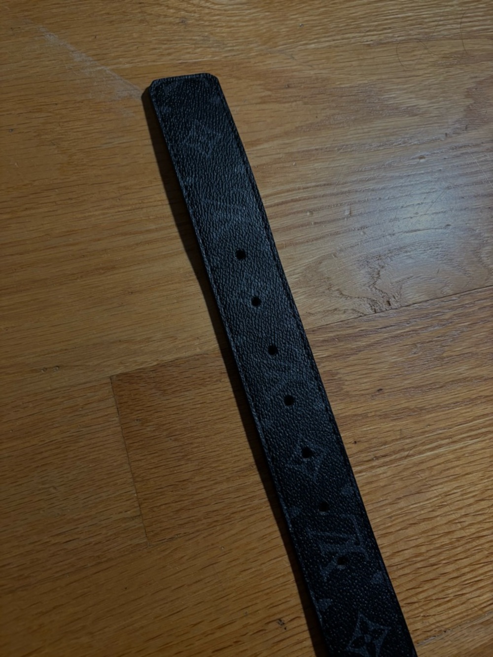 Louis Vuitton Black Leather Belt with Orange Box and Yellow Card - Picture 4 of 5